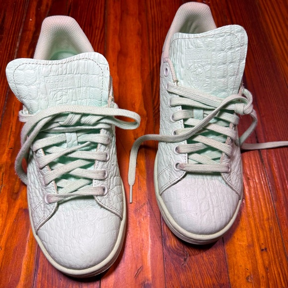 Adidas Sneakers Size: 7.5 - Picture 1 of 10